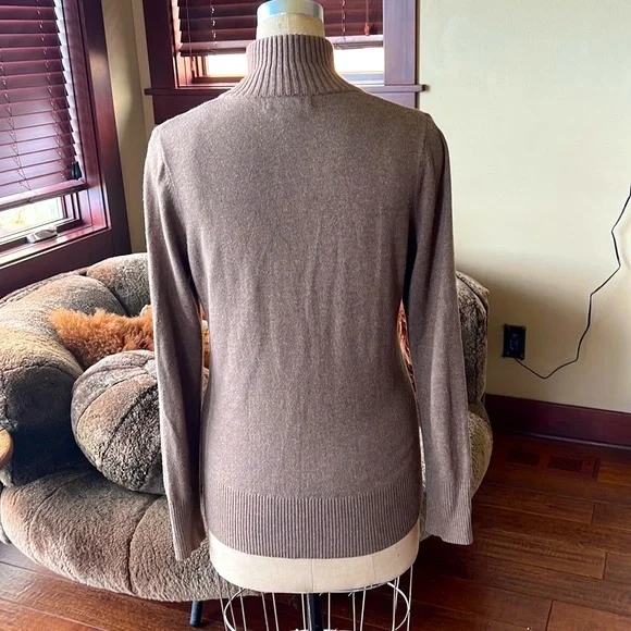 Eddie Bauer button mock neck sweater M - Picture 4 of 10